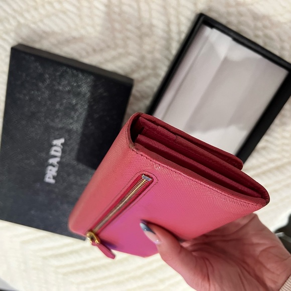 PRADA Large Saffiano Leather Wallet - Picture 7 of 8